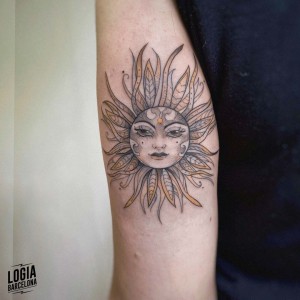 tatuaje_brazo_sol_logiabarcelona_cristina_varas     